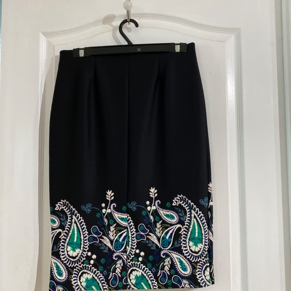 Skirt - Picture 2 of 2